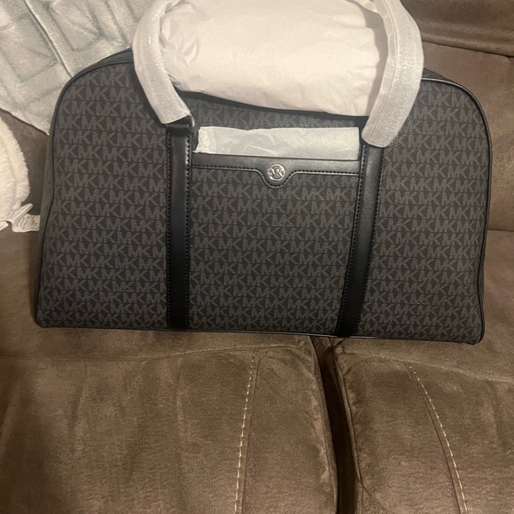 NEW Michael Kors Black Signature Weekender Bag - Picture 5 of 6